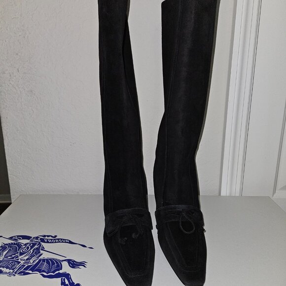 Burberry wms black low heel boots, EU 38, US 8 - Picture 4 of 11